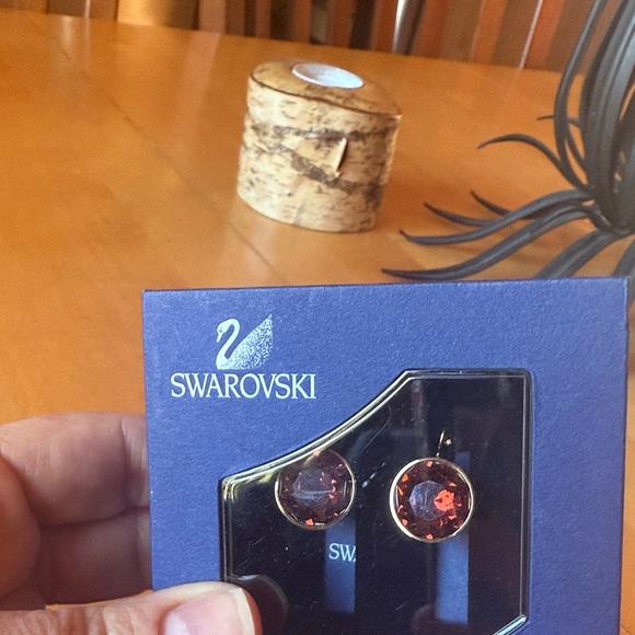 Swarovski Gold Earrings with Vibrant by Crystals - Picture 4 of 8